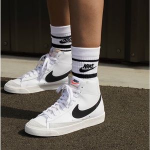 Nike ✔️ Women’s Blazer Mid ‘77